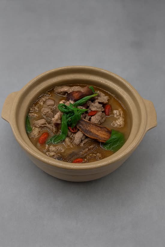 Sliced Lamb with Basil and Sesame Oil (麻油羊肉)